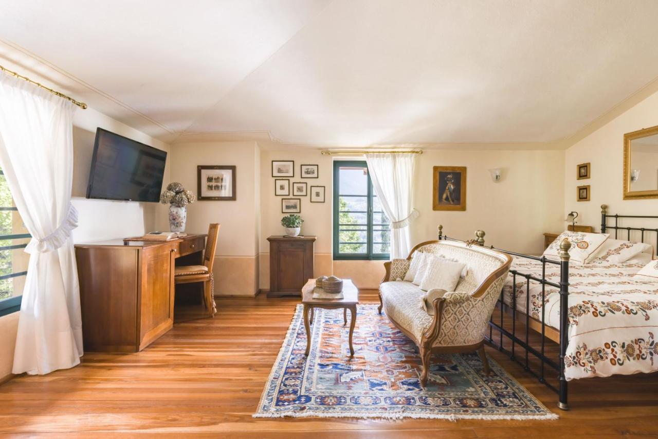 Boutique Hotel Villa Sostaga Gargnano Bagian luar foto