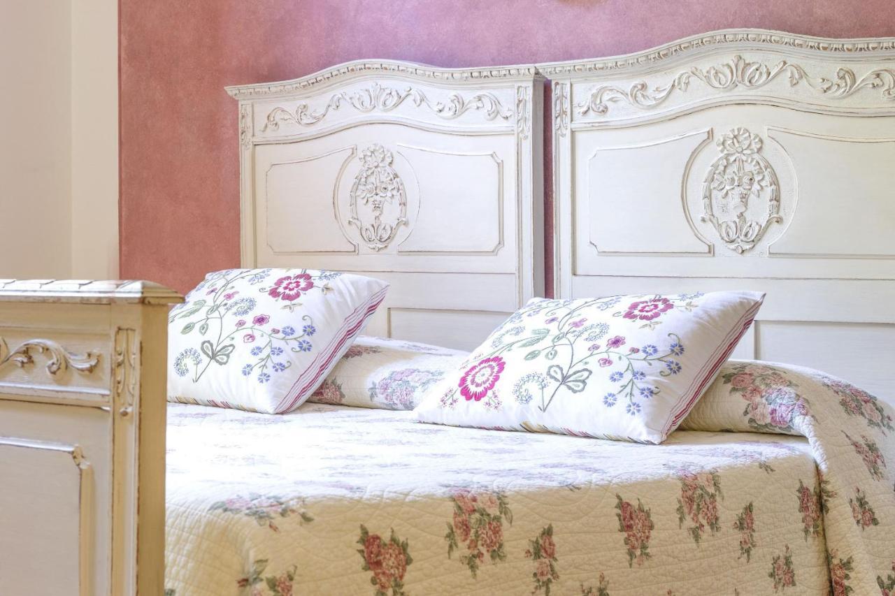 Boutique Hotel Villa Sostaga Gargnano Bagian luar foto