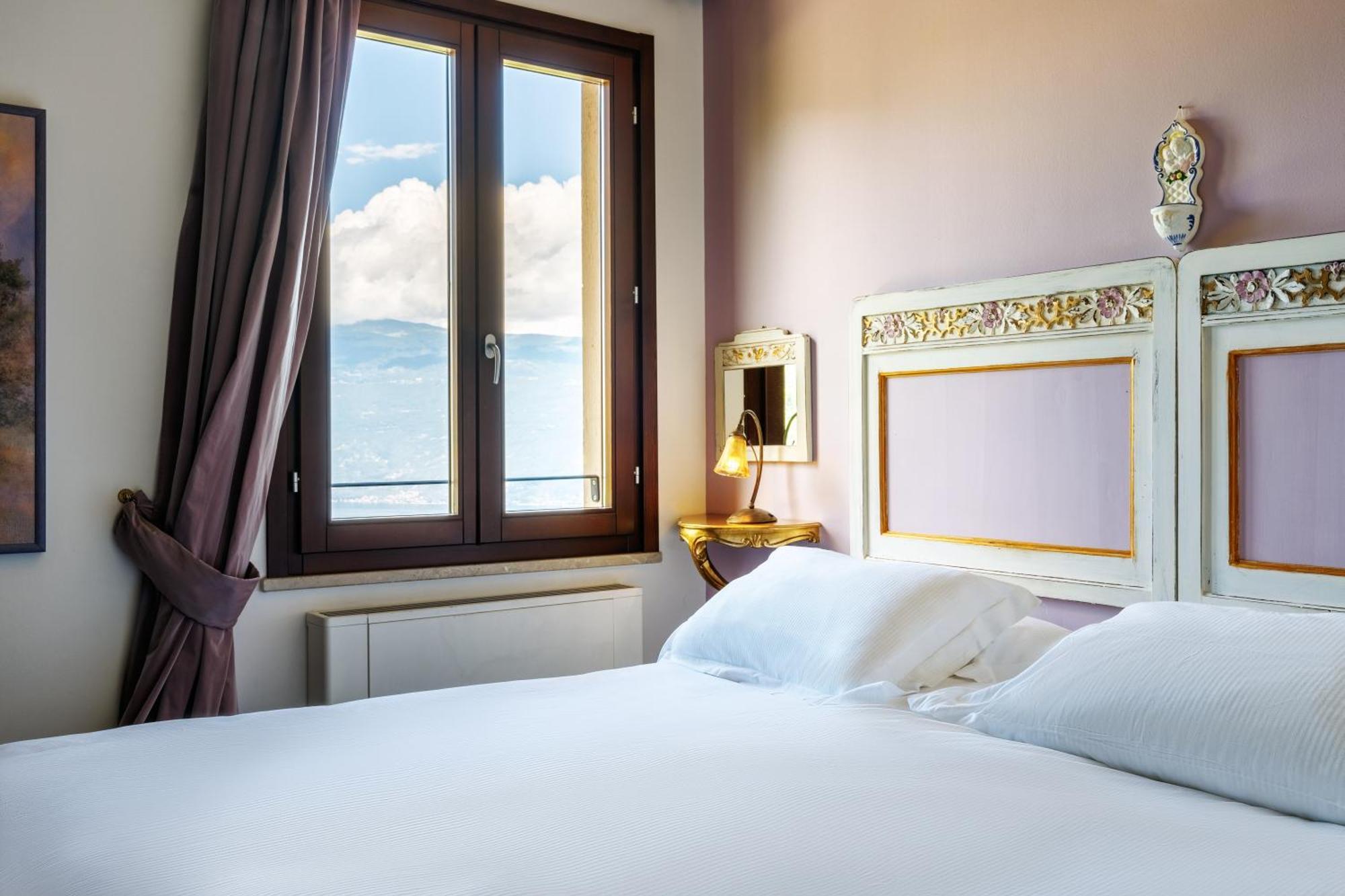 Boutique Hotel Villa Sostaga Gargnano Bagian luar foto