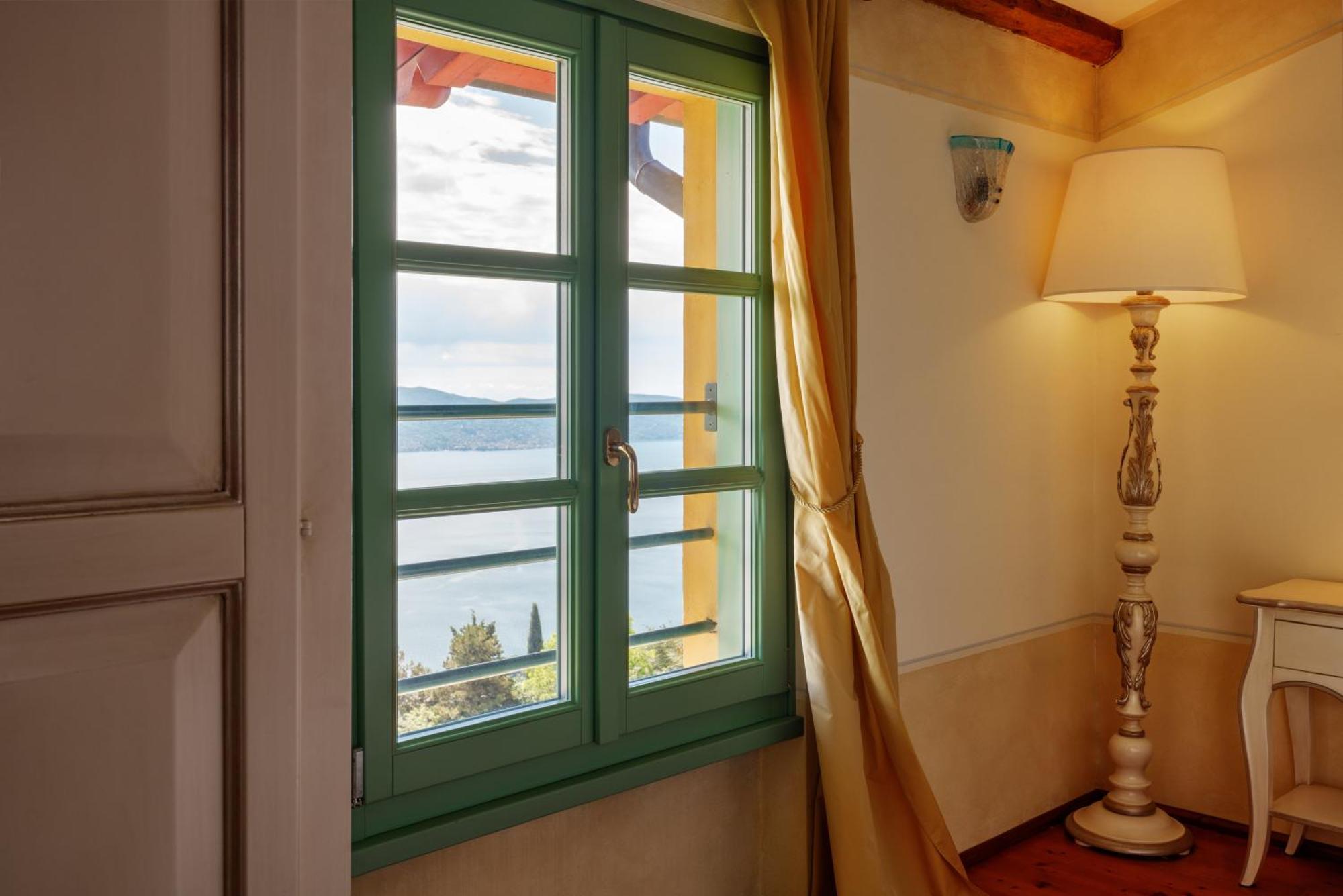 Boutique Hotel Villa Sostaga Gargnano Bagian luar foto